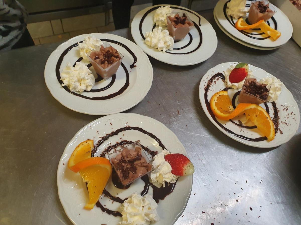 Zum Obstler - Gaststaette Und Guest house